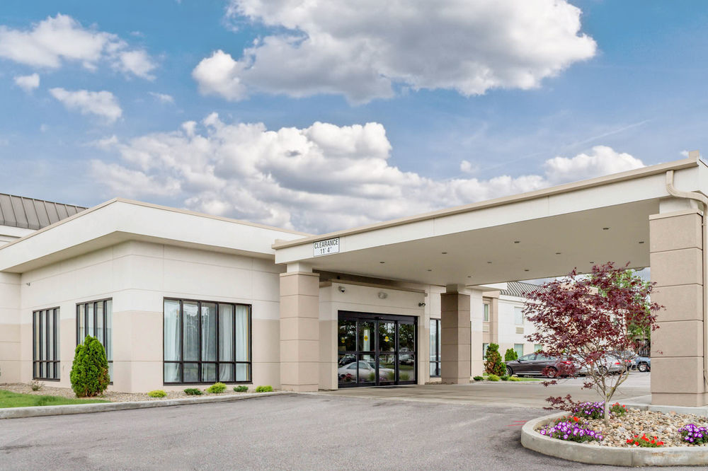 Clarion Hotel Beachwood-Cleveland Екстер'єр фото